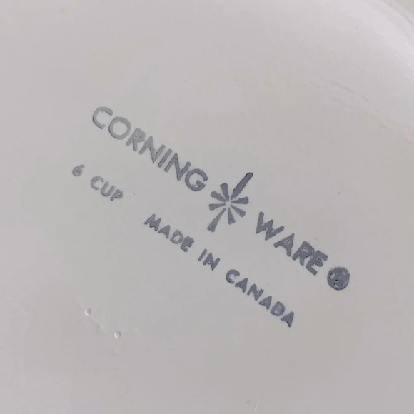 Vintage Corningware Blue Cornflower Print 6  Cup Casserole Dish - Picture 12 of 15